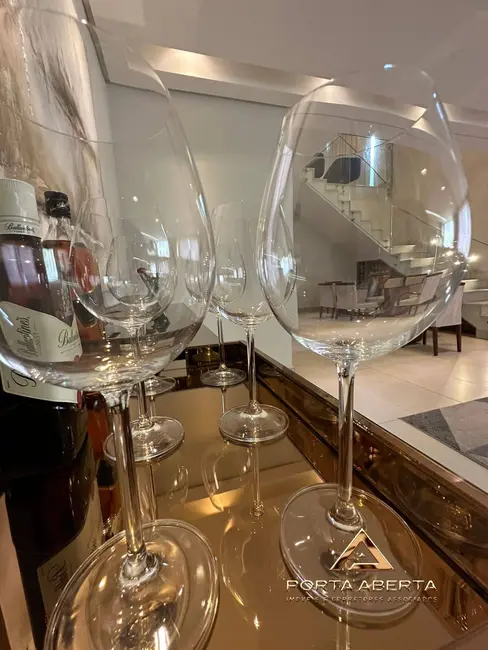 Apartamento com 3 quartos à venda, 215m2 em Funcionários, Timoteo - MG - imagem 9 Foto 9 de Apartamento com 3 quartos à venda, 215m2 em Funcionários, Timoteo - MG