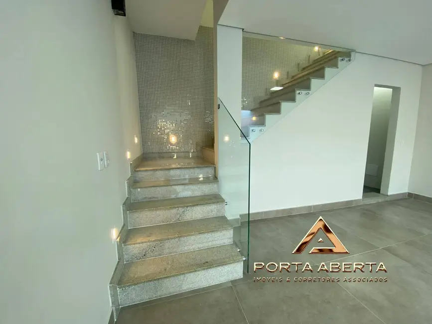 Casa com 3 quartos à venda, 210m2 em Jardim Panorama, Ipatinga - MG - imagem 5 Foto 5 de Casa com 3 quartos à venda, 210m2 em Jardim Panorama, Ipatinga - MG