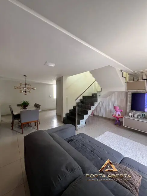 Foto 1 de Apartamento com 3 quartos à venda, 190m2 em Veneza, Ipatinga - MG