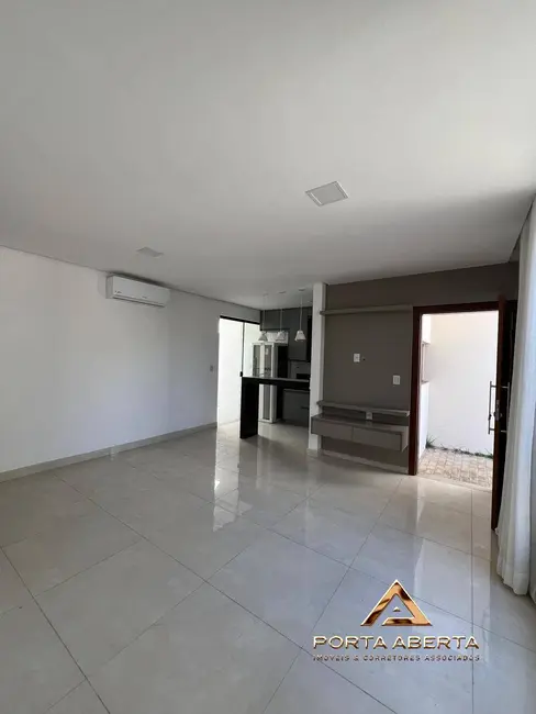 Foto 4 de Casa com 3 quartos à venda, 90m2 em Caratinga - MG