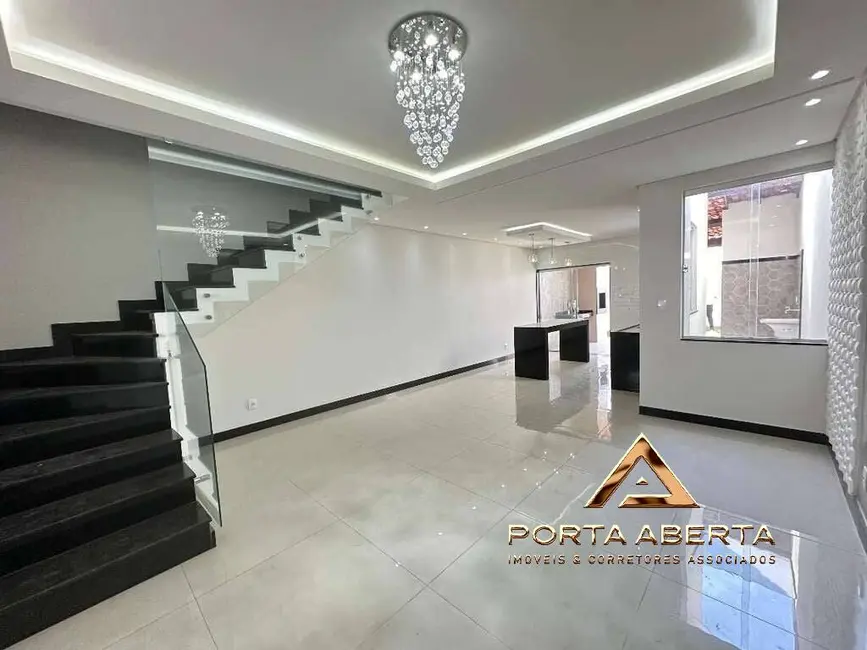 Foto 1 de Casa com 3 quartos à venda, 150m2 em Santana Do Paraiso - MG