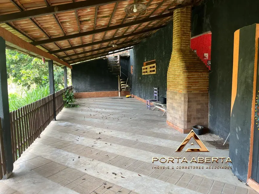 Foto 2 de Chácara com 5 quartos à venda, 160m2 em Santa Maria, Timoteo - MG