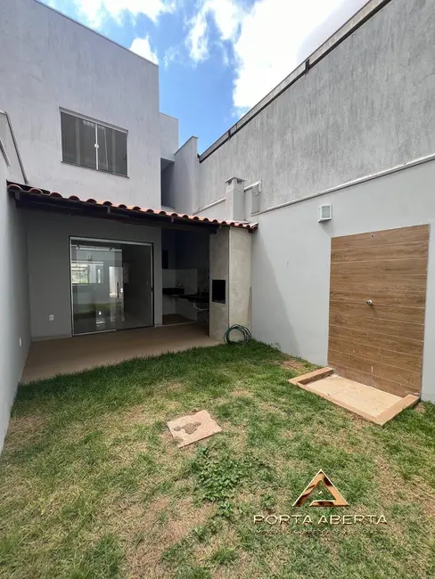 Casa com 3 quartos à venda, 154m2 em Santana Do Paraiso - MG - imagem 3 Foto 3 de Casa com 3 quartos à venda, 154m2 em Santana Do Paraiso - MG