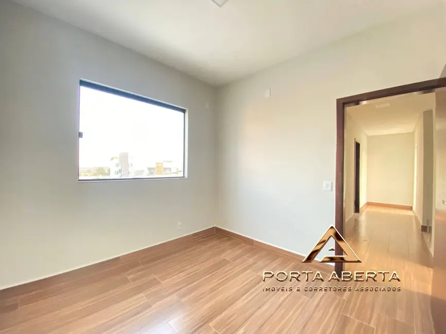 Casa com 3 quartos à venda, 180m2 em Santana Do Paraiso - MG - imagem 9 Foto 9 de Casa com 3 quartos à venda, 180m2 em Santana Do Paraiso - MG