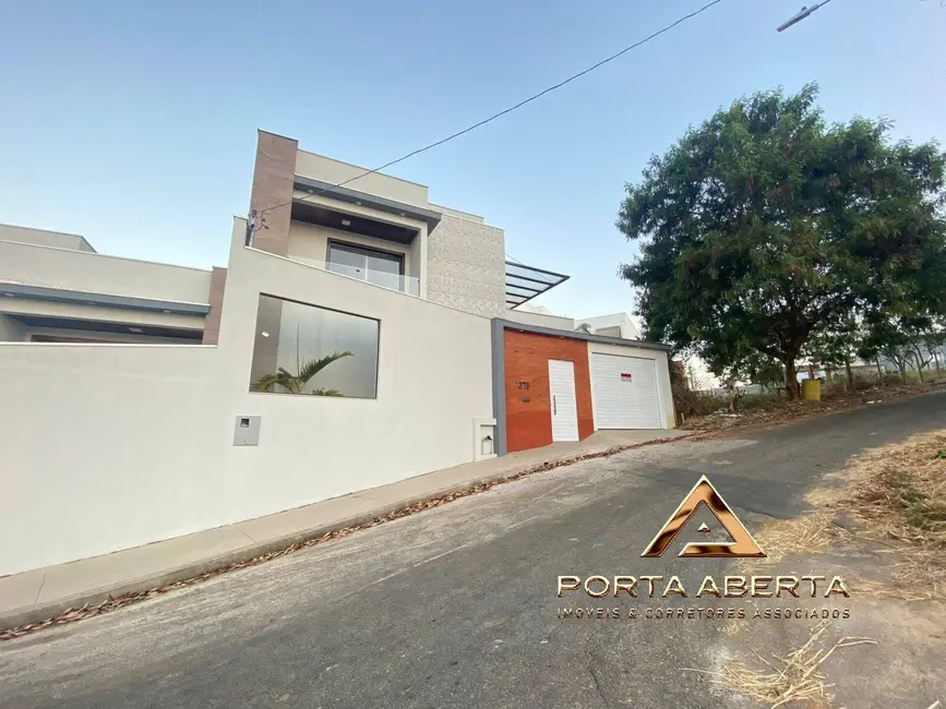 Casa com 3 quartos à venda, 180m2 em Santana Do Paraiso - MG - imagem 1 Foto 1 de Casa com 3 quartos à venda, 180m2 em Santana Do Paraiso - MG