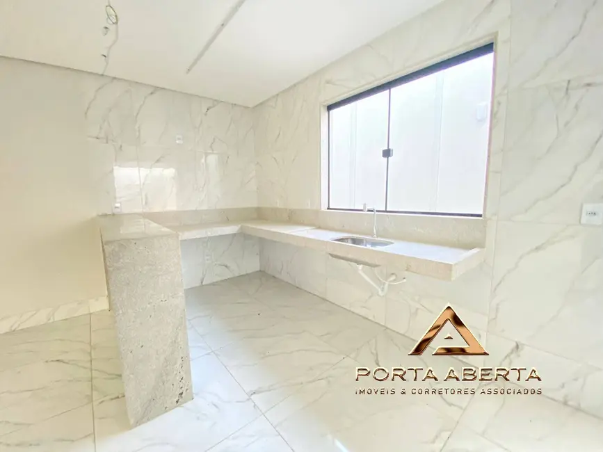 Casa com 3 quartos à venda, 180m2 em Santana Do Paraiso - MG - imagem 5 Foto 5 de Casa com 3 quartos à venda, 180m2 em Santana Do Paraiso - MG