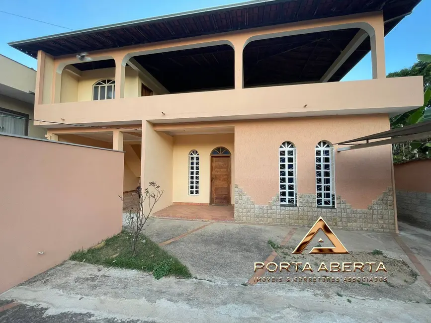 Foto 1 de Casa com 4 quartos à venda, 160m2 em Santa Cruz, Coronel Fabriciano - MG