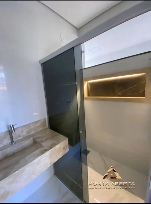 Casa com 3 quartos à venda, 220m2 em Tiradentes, Ipatinga - MG - imagem 6 Foto 6 de Casa com 3 quartos à venda, 220m2 em Tiradentes, Ipatinga - MG