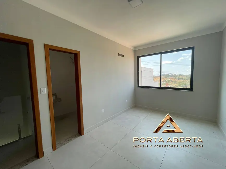 Casa com 3 quartos à venda, 150m2 em Santana Do Paraiso - MG - imagem 8 Foto 8 de Casa com 3 quartos à venda, 150m2 em Santana Do Paraiso - MG
