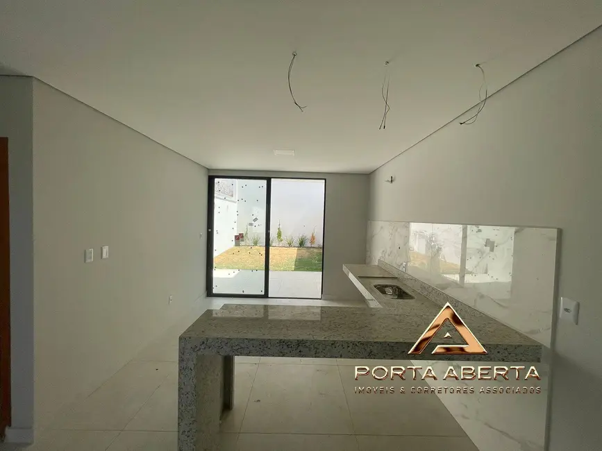 Casa com 3 quartos à venda, 150m2 em Santana Do Paraiso - MG - imagem 4 Foto 4 de Casa com 3 quartos à venda, 150m2 em Santana Do Paraiso - MG