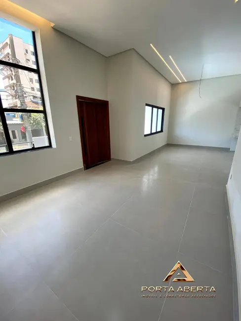 Casa com 3 quartos à venda, 300m2 em Bom Retiro, Ipatinga - MG - imagem 5 Foto 5 de Casa com 3 quartos à venda, 300m2 em Bom Retiro, Ipatinga - MG