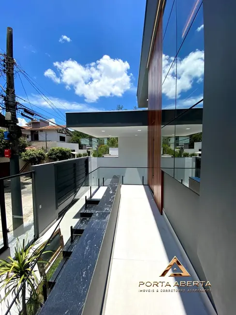 Casa com 3 quartos à venda, 300m2 em Bom Retiro, Ipatinga - MG - imagem 2 Foto 2 de Casa com 3 quartos à venda, 300m2 em Bom Retiro, Ipatinga - MG