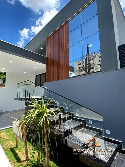 Casa com 3 quartos à venda, 300m2 em Bom Retiro, Ipatinga - MG - imagem 1 Foto 1 de Casa com 3 quartos à venda, 300m2 em Bom Retiro, Ipatinga - MG