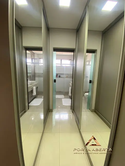 Cobertura com 4 quartos à venda, 220m2 em Iguaçu, Ipatinga - MG - imagem 8 Foto 8 de Cobertura com 4 quartos à venda, 220m2 em Iguaçu, Ipatinga - MG