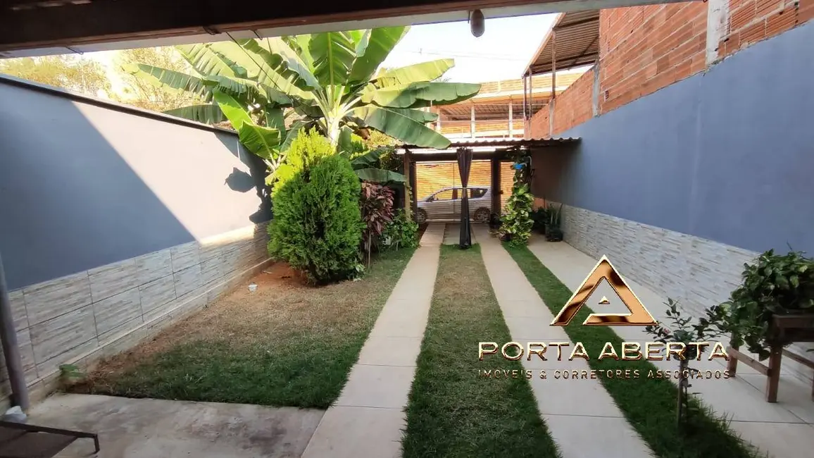 Foto 2 de Casa com 2 quartos à venda, 100m2 em Santana Do Paraiso - MG