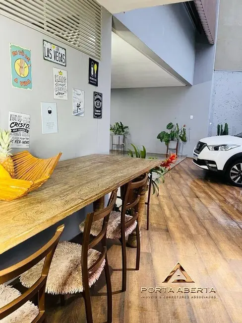 Foto 2 de Casa com 4 quartos à venda, 200m2 em Bethânia, Ipatinga - MG