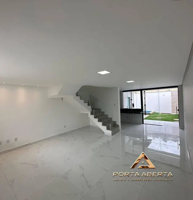 Foto 2 de Casa com 3 quartos à venda, 150m2 em Santana Do Paraiso - MG