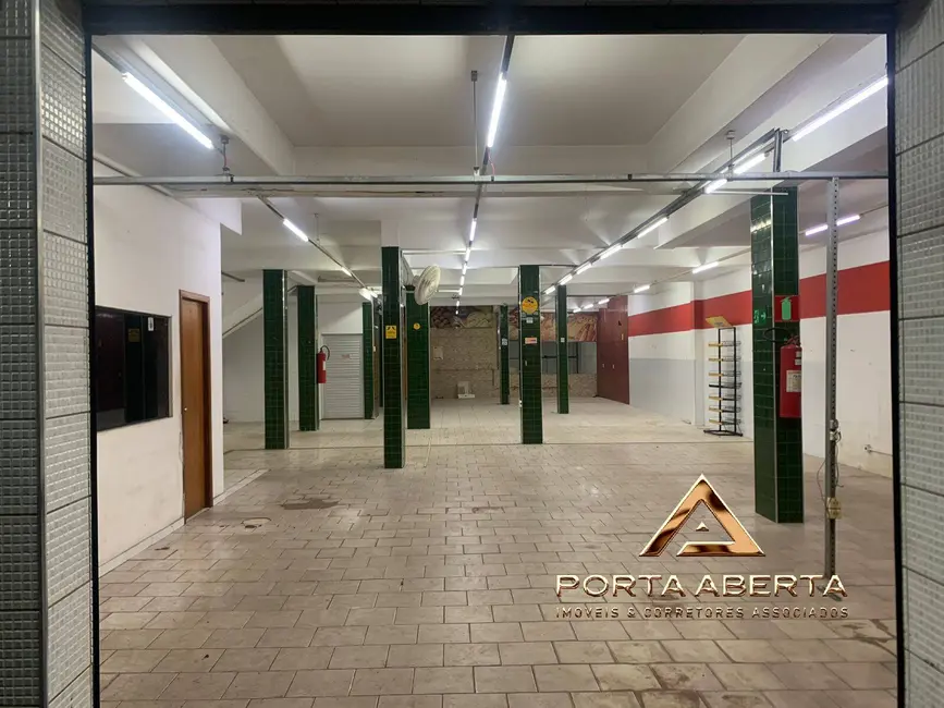 Foto 1 de Sala Comercial para alugar, 298m2 em Veneza, Ipatinga - MG