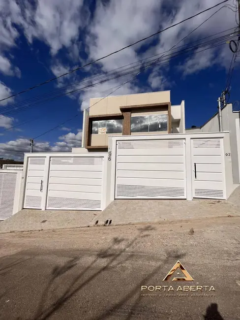 Foto 1 de Casa com 3 quartos à venda, 100m2 em Santana Do Paraiso - MG