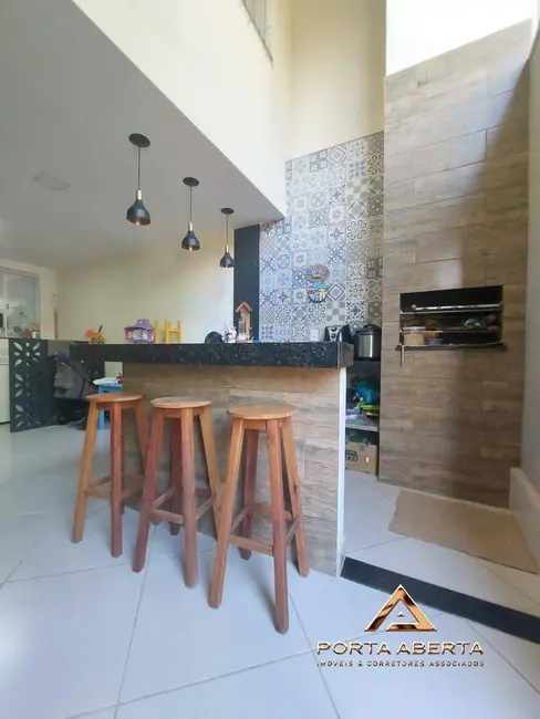 Foto 2 de Casa com 3 quartos à venda, 75m2 em Santana Do Paraiso - MG