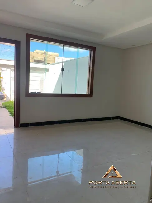 Casa com 3 quartos à venda, 130m2 em Santana Do Paraiso - MG - imagem 1 Foto 1 de Casa com 3 quartos à venda, 130m2 em Santana Do Paraiso - MG