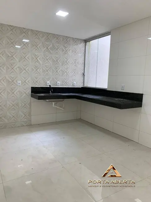 Casa com 3 quartos à venda, 130m2 em Santana Do Paraiso - MG - imagem 2 Foto 2 de Casa com 3 quartos à venda, 130m2 em Santana Do Paraiso - MG