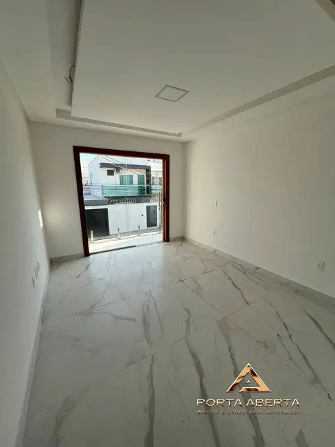 Foto 1 de Casa com 3 quartos à venda em Santana Do Paraiso - MG