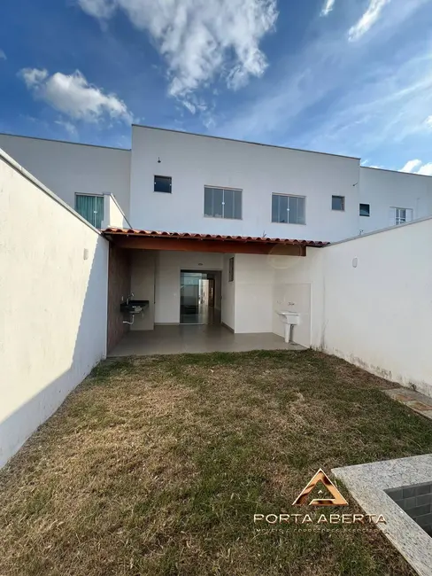 Casa com 3 quartos à venda em Santana Do Paraiso - MG - imagem 5 Foto 5 de Casa com 3 quartos à venda em Santana Do Paraiso - MG