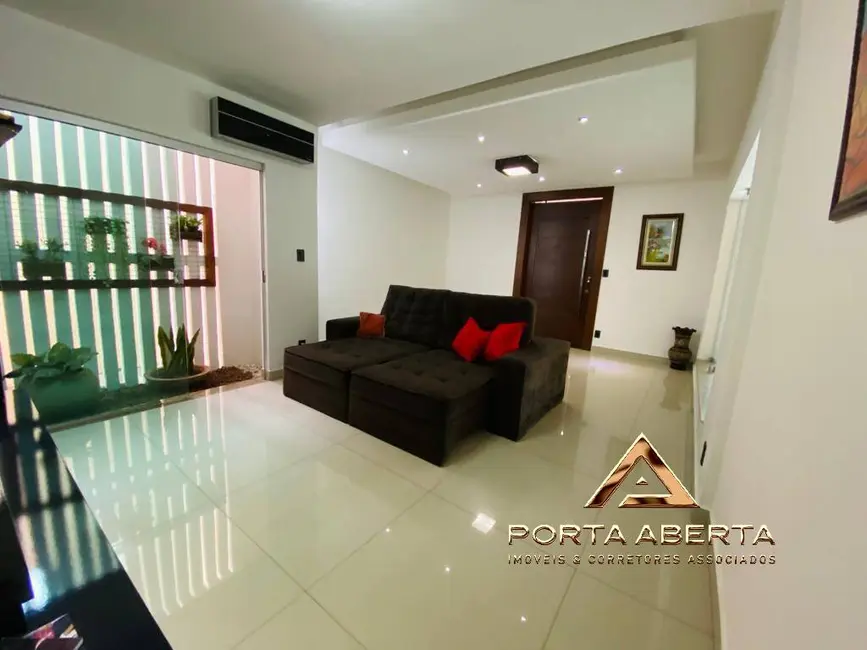 Casa com 3 quartos à venda, 220m2 em Vila Ipanema, Ipatinga - MG - imagem 5 Foto 5 de Casa com 3 quartos à venda, 220m2 em Vila Ipanema, Ipatinga - MG