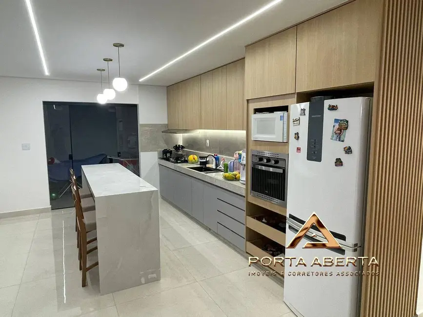 Foto 6 de Casa com 4 quartos à venda, 170m2 em Belvedere, Coronel Fabriciano - MG