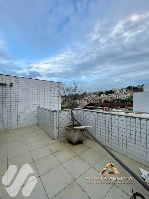 Foto 2 de Cobertura com 3 quartos à venda, 135m2 em Santana Do Paraiso - MG