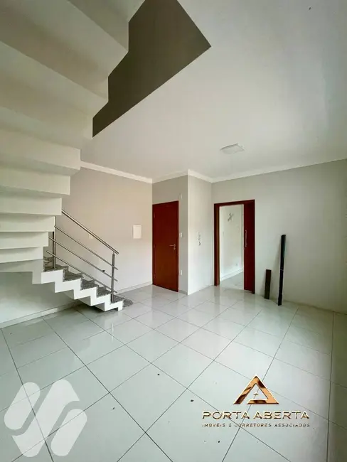 Cobertura com 3 quartos à venda, 135m2 em Santana Do Paraiso - MG - imagem 3 Foto 3 de Cobertura com 3 quartos à venda, 135m2 em Santana Do Paraiso - MG