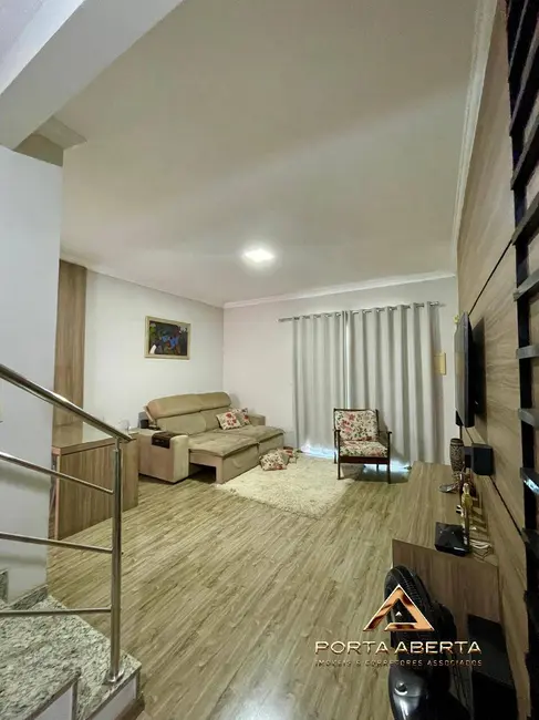 Foto 2 de Cobertura com 3 quartos à venda, 175m2 em Santana Do Paraiso - MG