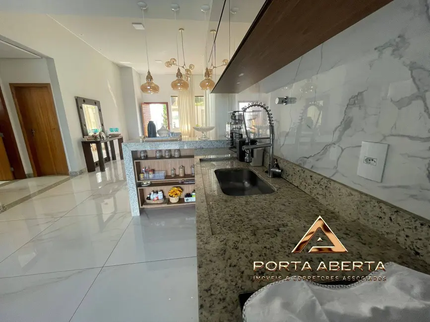 Casa com 3 quartos à venda, 162m2 em Santana Do Paraiso - MG - imagem 6 Foto 6 de Casa com 3 quartos à venda, 162m2 em Santana Do Paraiso - MG