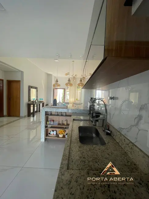 Casa com 3 quartos à venda, 162m2 em Santana Do Paraiso - MG - imagem 7 Foto 7 de Casa com 3 quartos à venda, 162m2 em Santana Do Paraiso - MG