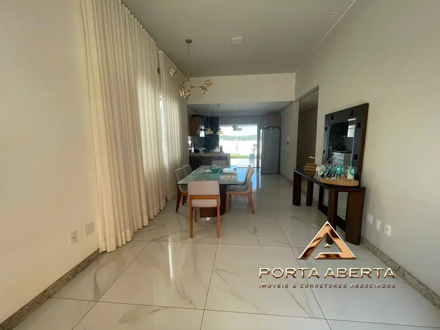 Casa com 3 quartos à venda, 162m2 em Santana Do Paraiso - MG - imagem 4 Foto 4 de Casa com 3 quartos à venda, 162m2 em Santana Do Paraiso - MG