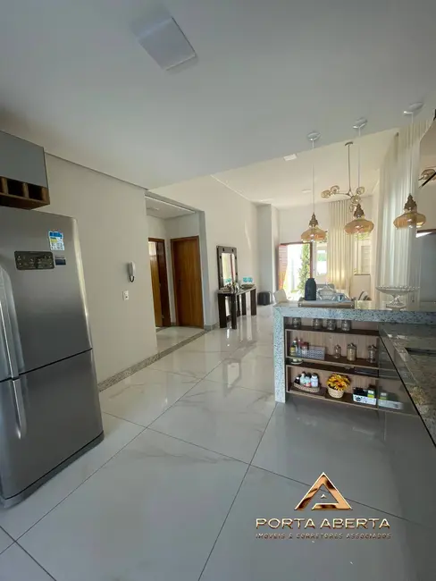 Casa com 3 quartos à venda, 162m2 em Santana Do Paraiso - MG - imagem 3 Foto 3 de Casa com 3 quartos à venda, 162m2 em Santana Do Paraiso - MG