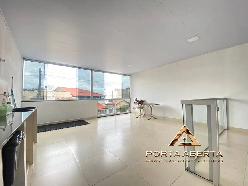 Casa com 3 quartos à venda, 180m2 em Santana Do Paraiso - MG - imagem 5 Foto 5 de Casa com 3 quartos à venda, 180m2 em Santana Do Paraiso - MG