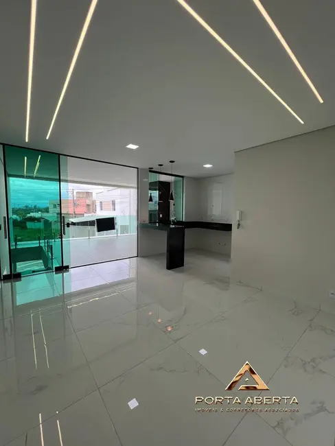Casa com 3 quartos à venda, 165m2 em Santana Do Paraiso - MG - imagem 3 Foto 3 de Casa com 3 quartos à venda, 165m2 em Santana Do Paraiso - MG