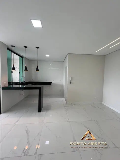 Casa com 3 quartos à venda, 165m2 em Santana Do Paraiso - MG - imagem 4 Foto 4 de Casa com 3 quartos à venda, 165m2 em Santana Do Paraiso - MG