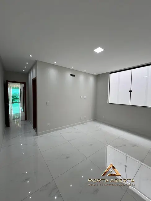 Casa com 3 quartos à venda, 165m2 em Santana Do Paraiso - MG - imagem 8 Foto 8 de Casa com 3 quartos à venda, 165m2 em Santana Do Paraiso - MG