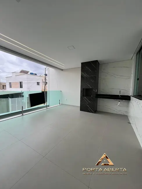 Foto 2 de Casa com 3 quartos à venda, 165m2 em Santana Do Paraiso - MG