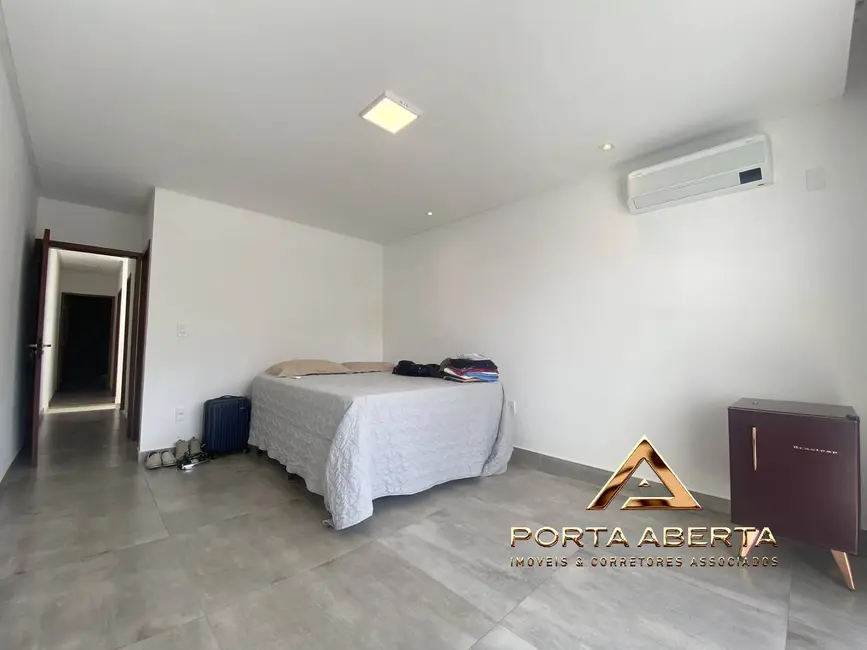 Foto 2 de Casa com 3 quartos à venda, 178m2 em Santana Do Paraiso - MG