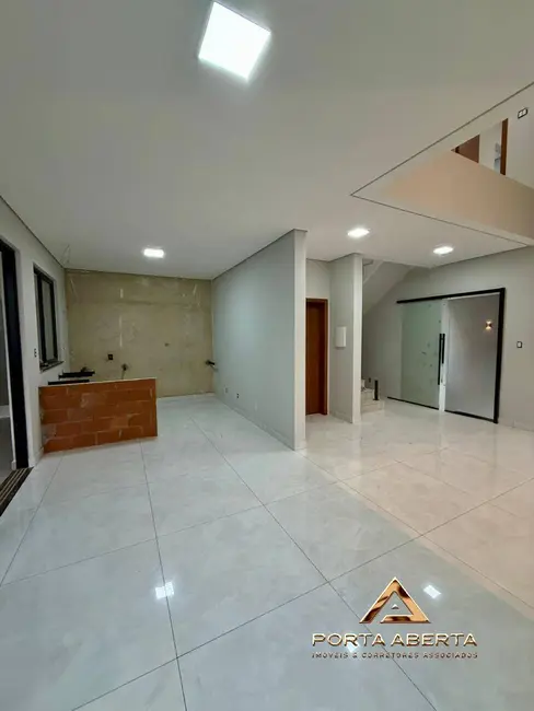 Casa com 3 quartos à venda, 170m2 em Santana Do Paraiso - MG - imagem 8 Foto 8 de Casa com 3 quartos à venda, 170m2 em Santana Do Paraiso - MG