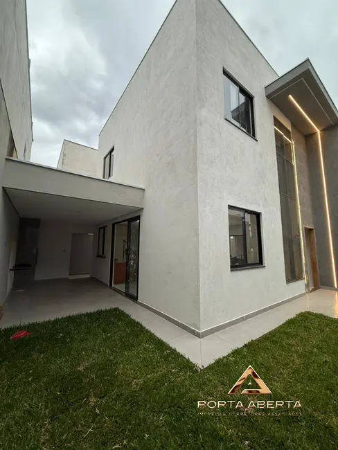 Casa com 3 quartos à venda, 170m2 em Santana Do Paraiso - MG - imagem 3 Foto 3 de Casa com 3 quartos à venda, 170m2 em Santana Do Paraiso - MG
