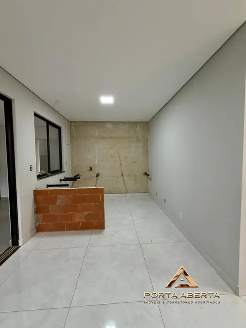 Casa com 3 quartos à venda, 170m2 em Santana Do Paraiso - MG - imagem 6 Foto 6 de Casa com 3 quartos à venda, 170m2 em Santana Do Paraiso - MG