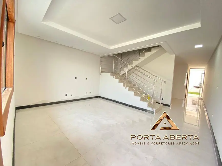 Casa com 3 quartos à venda, 130m2 em Santana Do Paraiso - MG - imagem 2 Foto 2 de Casa com 3 quartos à venda, 130m2 em Santana Do Paraiso - MG