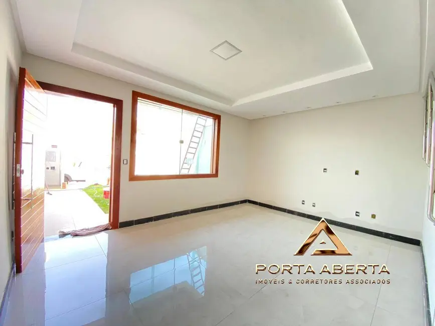 Casa com 3 quartos à venda, 130m2 em Santana Do Paraiso - MG - imagem 3 Foto 3 de Casa com 3 quartos à venda, 130m2 em Santana Do Paraiso - MG