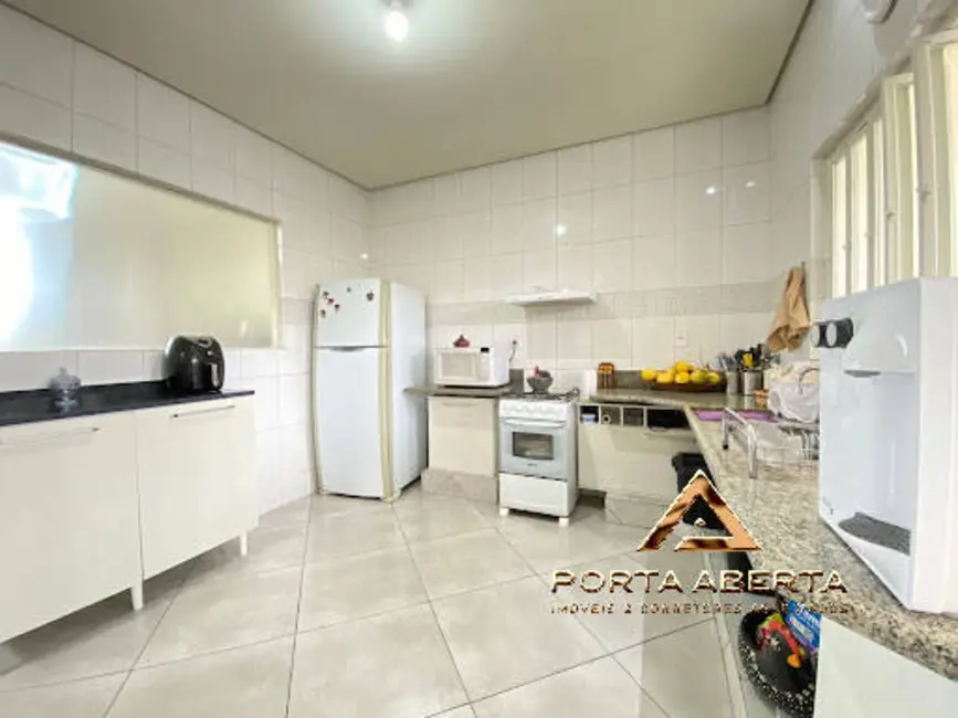 Casa com 3 quartos à venda, 204m2 em Iguaçu, Ipatinga - MG - imagem 7 Foto 7 de Casa com 3 quartos à venda, 204m2 em Iguaçu, Ipatinga - MG