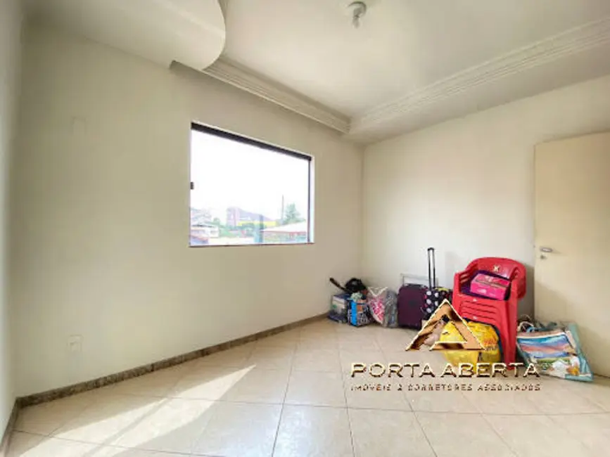 Casa com 3 quartos à venda, 204m2 em Iguaçu, Ipatinga - MG - imagem 9 Foto 9 de Casa com 3 quartos à venda, 204m2 em Iguaçu, Ipatinga - MG